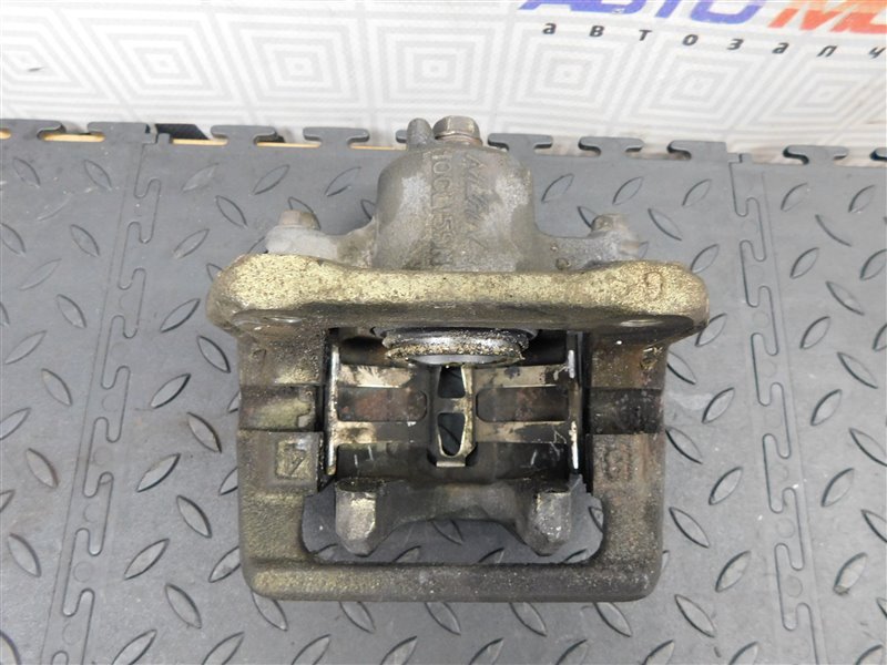 Суппорт HONDA ODYSSEY RA3 задний правый (б/у) Суппорт HONDA ODYSSEY RA3 задний правый (б/у)