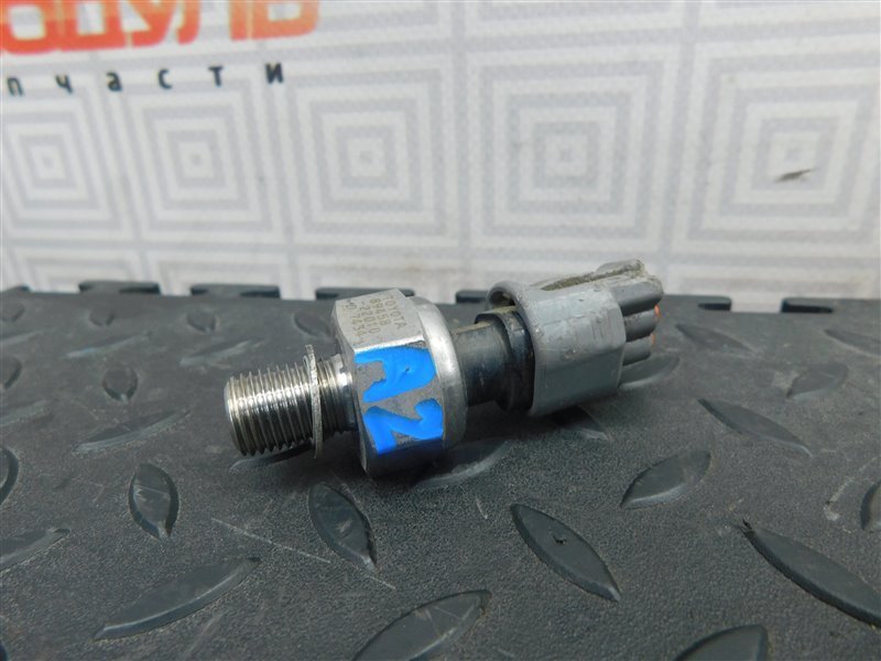 Датчик давления топлива TOYOTA AVENSIS AZT250 1AZ-FSE (б/у) Датчик давления топлива TOYOTA AVENSIS AZT250 1AZ-FSE (б/у)