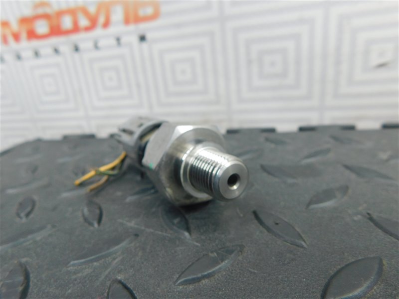 Датчик давления топлива TOYOTA AVENSIS AZT250 1AZ-FSE (б/у) Датчик давления топлива TOYOTA AVENSIS AZT250 1AZ-FSE (б/у)