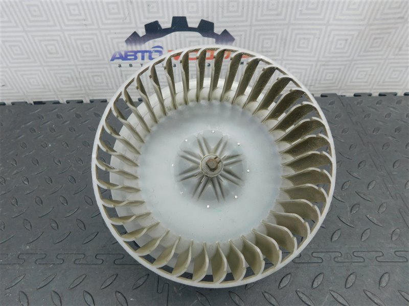 Мотор печки TOYOTA BB NCP35 (б/у) Мотор печки TOYOTA BB NCP35 (б/у)