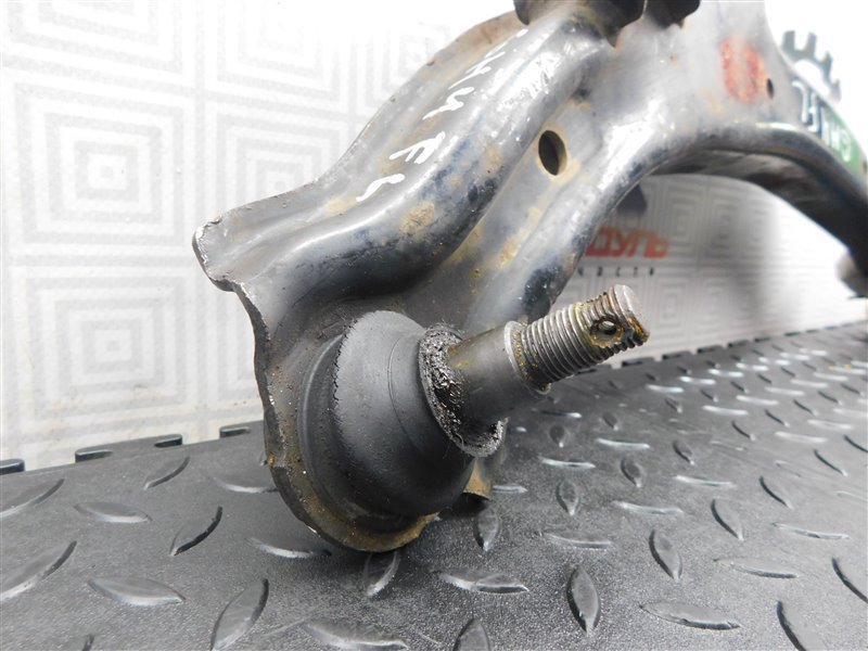 Рычаг HONDA HR-V GH4 D16A передний левый (б/у) Рычаг HONDA HR-V GH4 D16A передний левый (б/у)