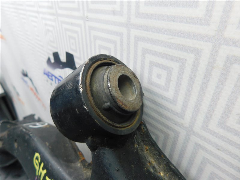 Рычаг HONDA HR-V GH1 D16A передний правый (б/у) Рычаг HONDA HR-V GH1 D16A передний правый (б/у)