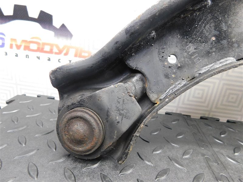 Рычаг HONDA HR-V GH1 D16A передний правый (б/у) Рычаг HONDA HR-V GH1 D16A передний правый (б/у)