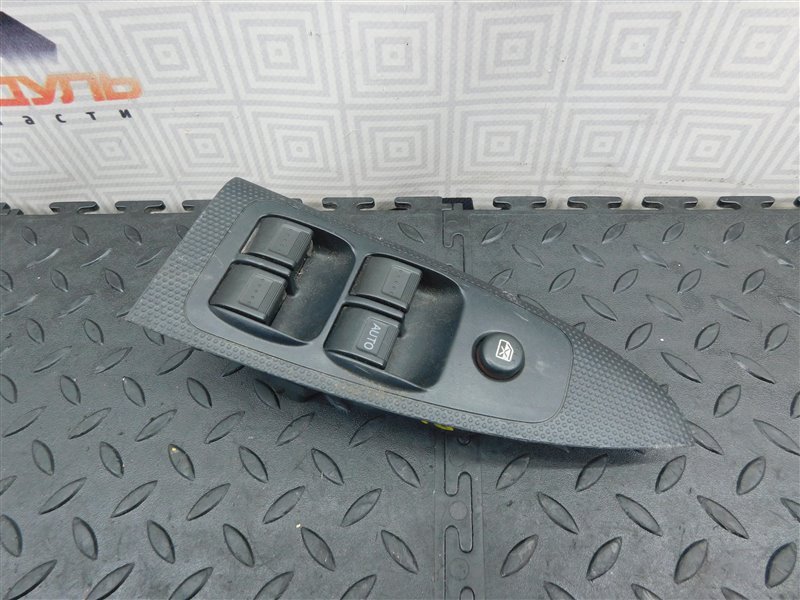 Блок упр. стеклоподьемниками HONDA STREAM RN3 передний правый (б/у) Блок упр. стеклоподьемниками HONDA STREAM RN3 передний правый (б/у)