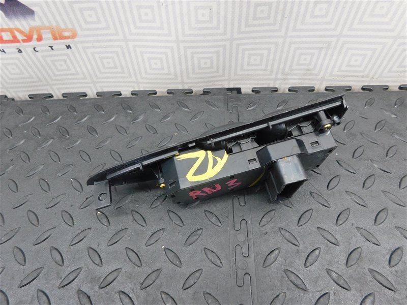 Блок упр. стеклоподьемниками HONDA STREAM RN3 передний правый (б/у) Блок упр. стеклоподьемниками HONDA STREAM RN3 передний правый (б/у)