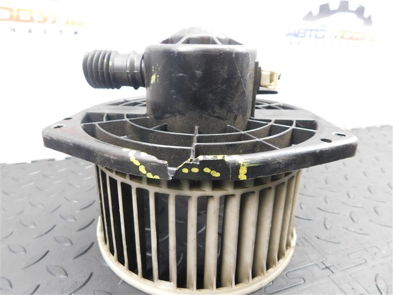 Мотор печки NISSAN AVENIR W11 (б/у) Мотор печки NISSAN AVENIR W11 (б/у)