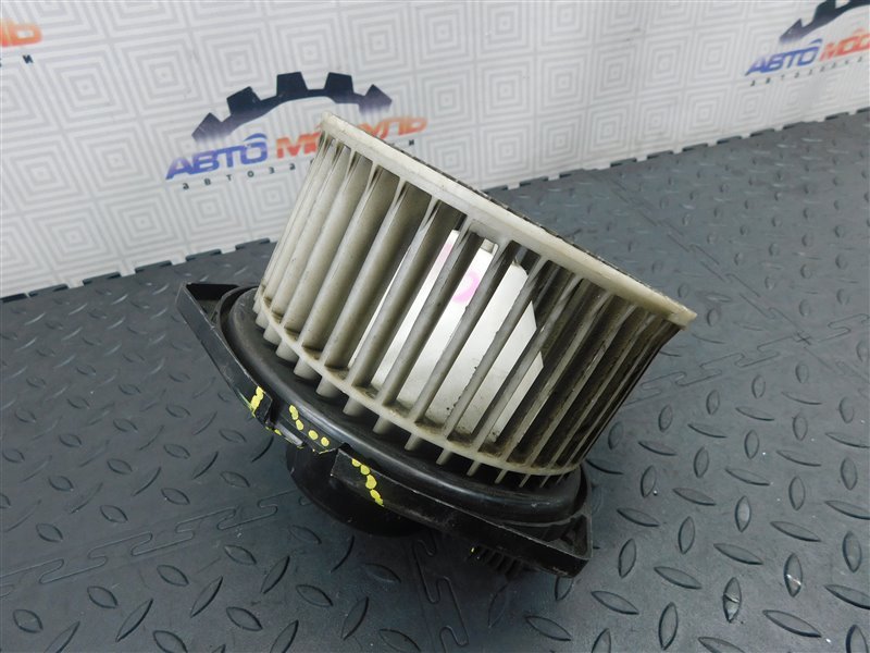 Мотор печки NISSAN AVENIR W11 (б/у) Мотор печки NISSAN AVENIR W11 (б/у)