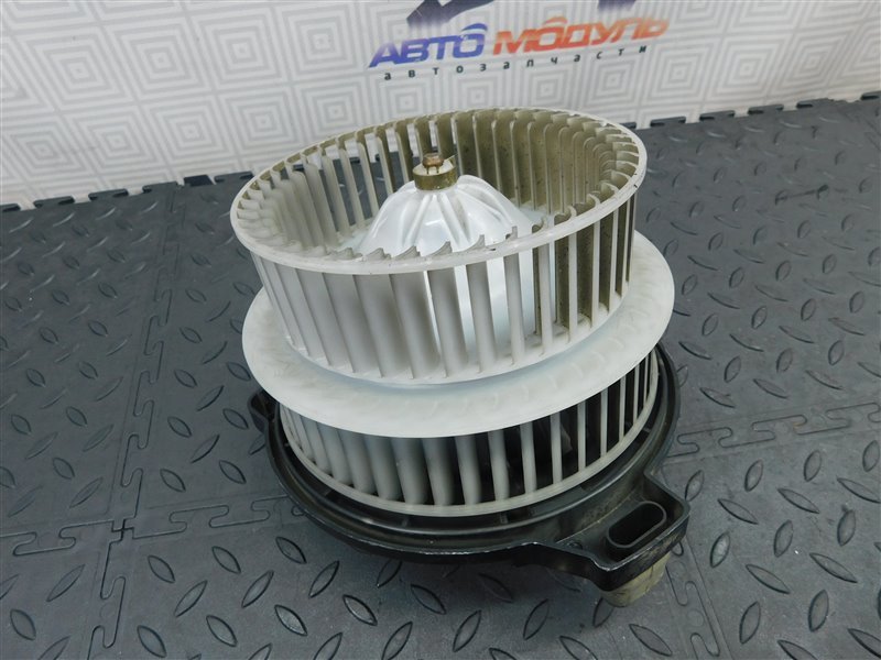 Мотор печки TOYOTA ESTIMA ACR40 (б/у) Мотор печки TOYOTA ESTIMA ACR40 (б/у)