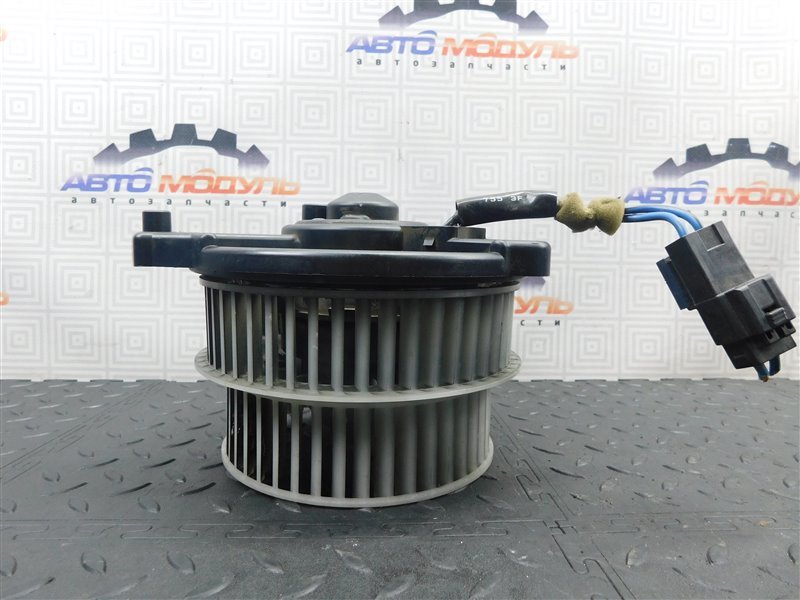 Мотор печки TOYOTA ESTIMA MCR30 (б/у) Мотор печки TOYOTA ESTIMA MCR30 (б/у)