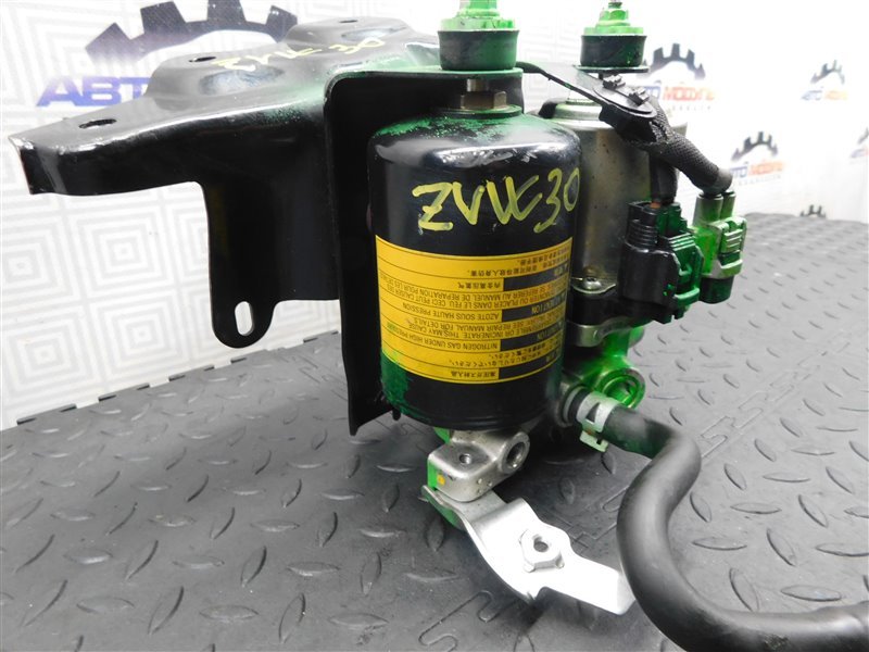 Блок ABS TOYOTA PRIUS ZVW30 2AZ-FXE (б/у) Блок ABS TOYOTA PRIUS ZVW30 2AZ-FXE (б/у)