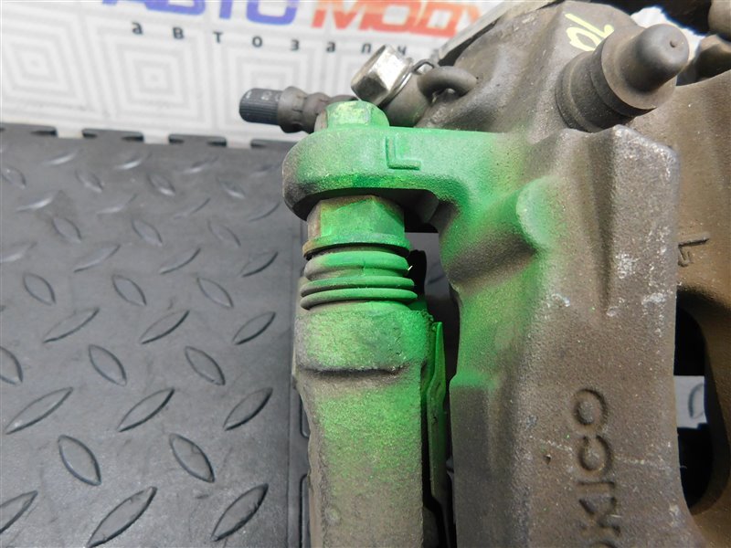 Суппорт TOYOTA COROLLA RUMION ZRE152 задний левый (б/у) Суппорт TOYOTA COROLLA RUMION ZRE152 задний левый (б/у)