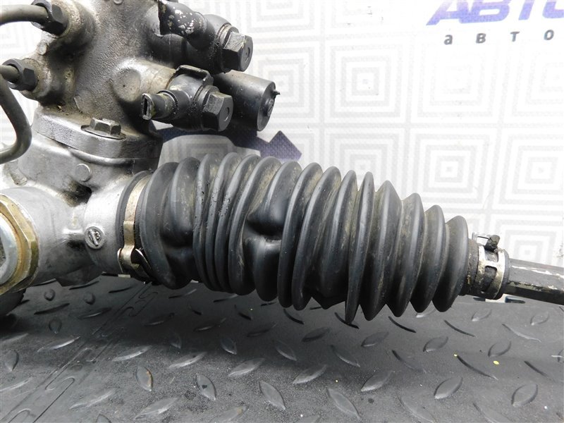 Рейка рулевая TOYOTA CROWN JZS171 (б/у) Рейка рулевая TOYOTA CROWN JZS171 (б/у)