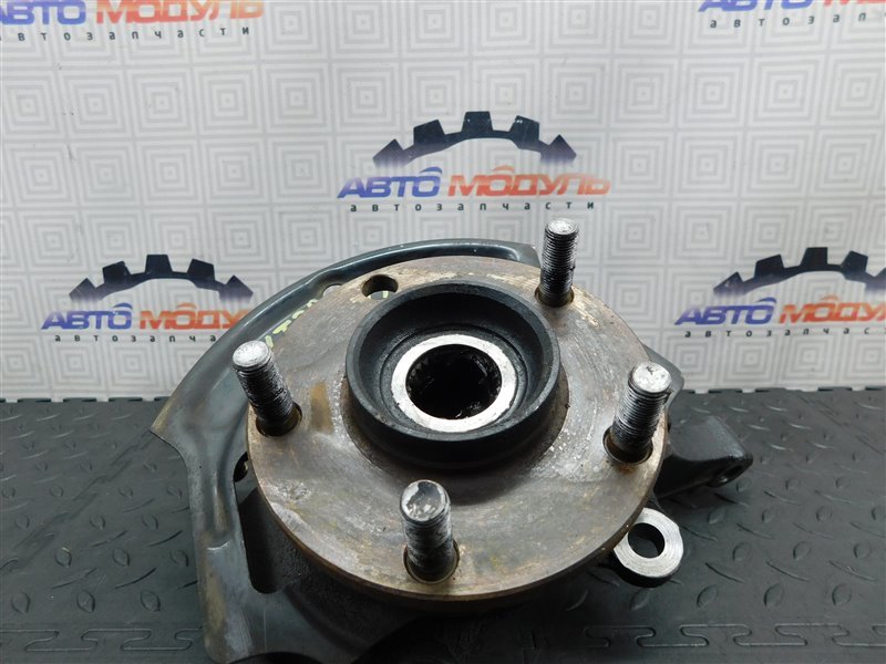 Ступица NISSAN X-TRAIL NT30 передняя правая (б/у) Ступица NISSAN X-TRAIL NT30 передняя правая (б/у)