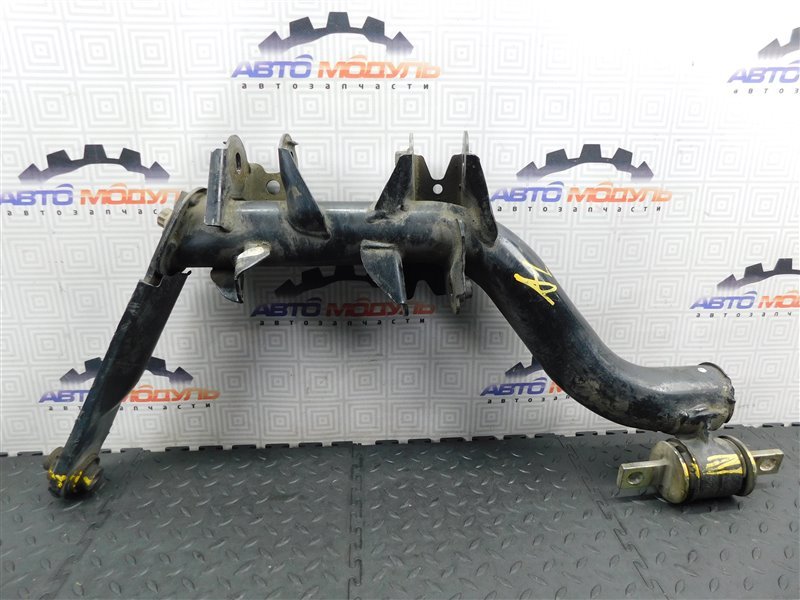 Рычаг HONDA CR-V RD5 задний левый (б/у) Рычаг HONDA CR-V RD5 задний левый (б/у)