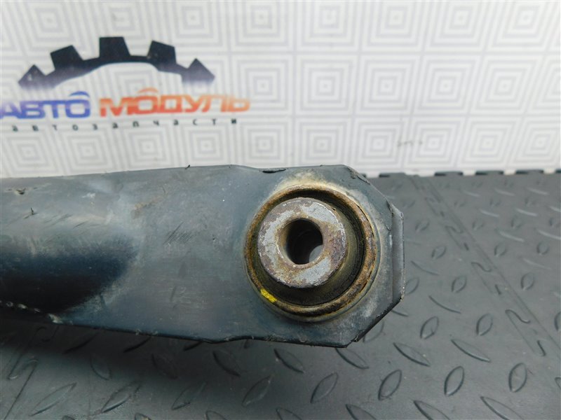 Рычаг HONDA CR-V RD5 задний левый (б/у) Рычаг HONDA CR-V RD5 задний левый (б/у)