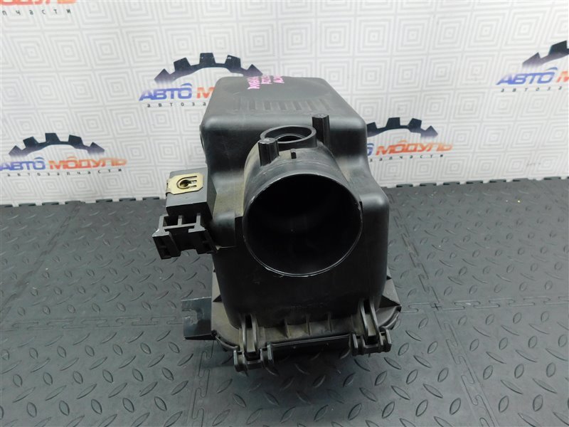 Корпус воздушного фильтра TOYOTA AVENSIS AZT251 2AZ-FSE (б/у) Корпус воздушного фильтра TOYOTA AVENSIS AZT251 2AZ-FSE (б/у)