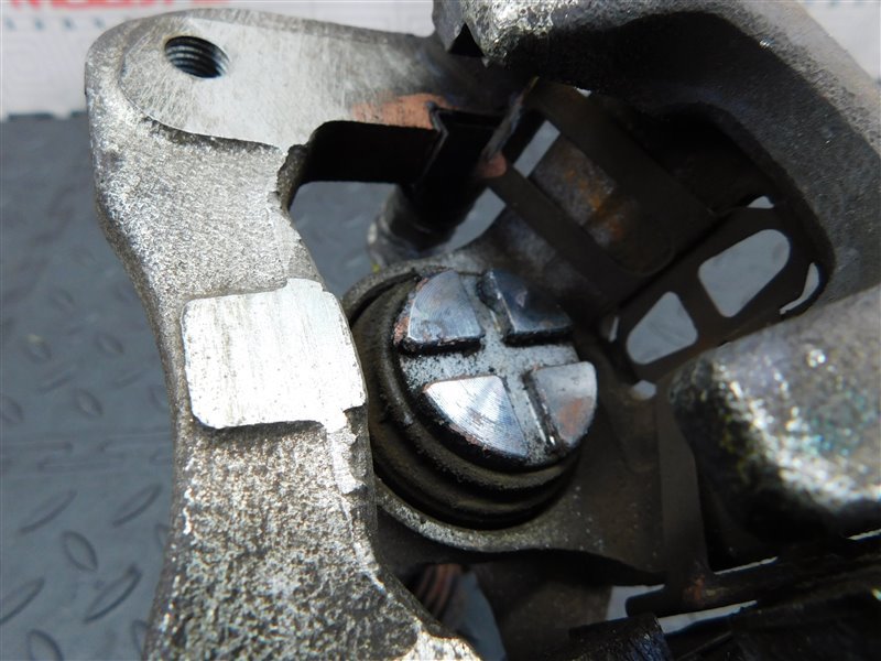 Суппорт HONDA CIVIC FD1 R18A задний левый (б/у) Суппорт HONDA CIVIC FD1 R18A задний левый (б/у)