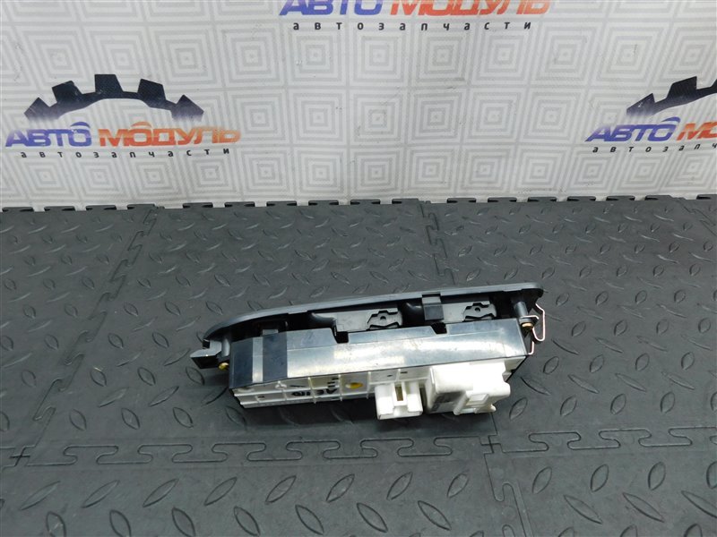 Блок упр. стеклоподьемниками TOYOTA передний правый (б/у) Блок упр. стеклоподьемниками TOYOTA передний правый (б/у)