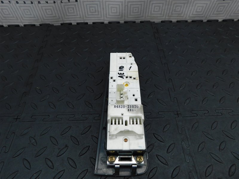 Блок упр. стеклоподьемниками TOYOTA передний правый (б/у) Блок упр. стеклоподьемниками TOYOTA передний правый (б/у)