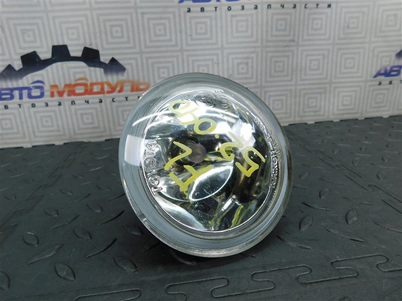 Туманка TOYOTA IST NCP60 левая (б/у) Туманка TOYOTA IST NCP60 левая (б/у)