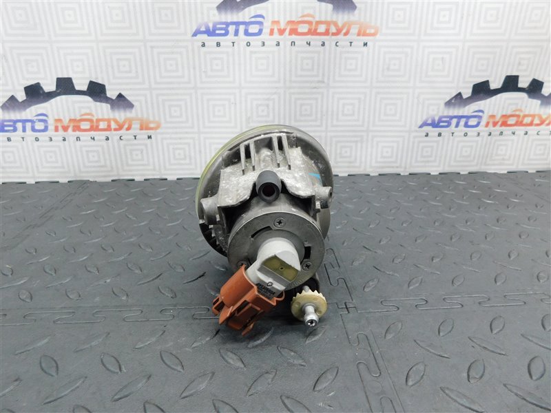 Туманка TOYOTA IST NCP60 левая (б/у) Туманка TOYOTA IST NCP60 левая (б/у)