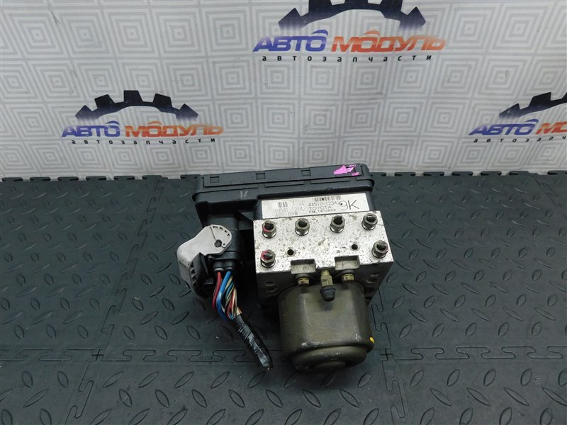 Блок ABS TOYOTA COROLLA NZE121 1NZ-FE (б/у) Блок ABS TOYOTA COROLLA NZE121 1NZ-FE (б/у)