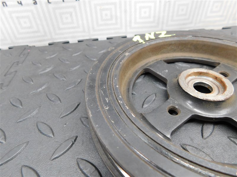 Шкив коленвала TOYOTA COROLLA FIELDER NZE121 1NZ-FE (б/у) Шкив коленвала TOYOTA COROLLA FIELDER NZE121 1NZ-FE (б/у)