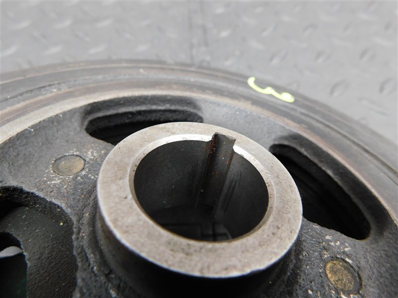 Шкив коленвала TOYOTA RAUM EXZ15 5E-FE (б/у) Шкив коленвала TOYOTA RAUM EXZ15 5E-FE (б/у)