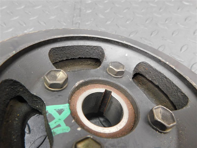 Шкив коленвала TOYOTA RAUM EXZ15 5E-FE (б/у) Шкив коленвала TOYOTA RAUM EXZ15 5E-FE (б/у)