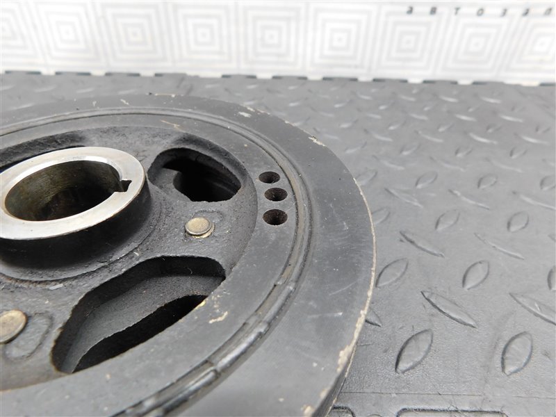 Шкив коленвала TOYOTA RAUM EXZ10 5E-FE (б/у) Шкив коленвала TOYOTA RAUM EXZ10 5E-FE (б/у)