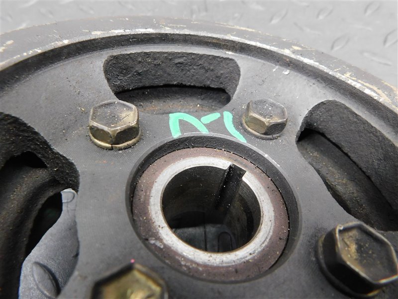 Шкив коленвала TOYOTA RAUM EXZ10 5E-FE (б/у) Шкив коленвала TOYOTA RAUM EXZ10 5E-FE (б/у)