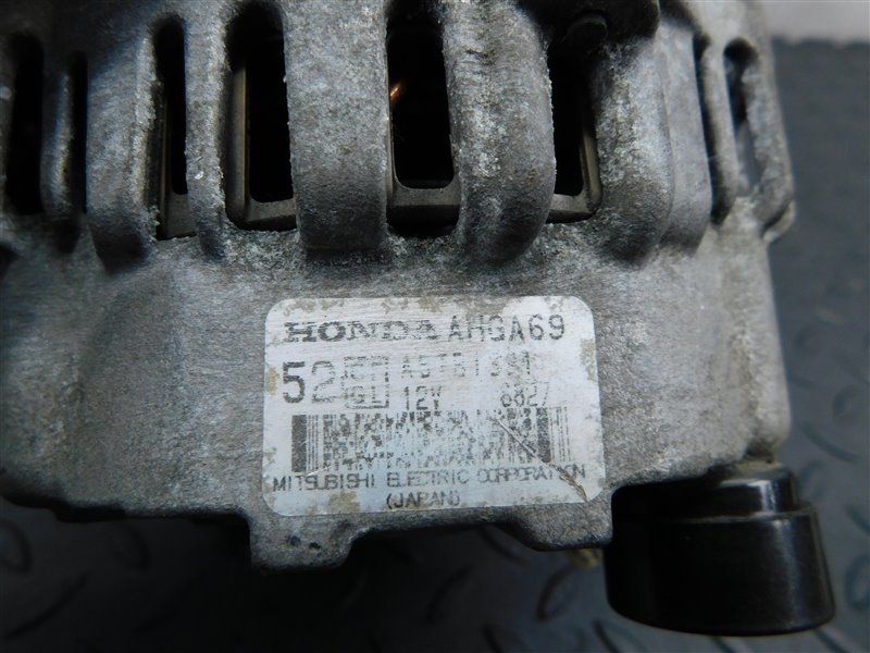 Генератор HONDA FIT GD1 L13A (б/у) Генератор HONDA FIT GD1 L13A (б/у)