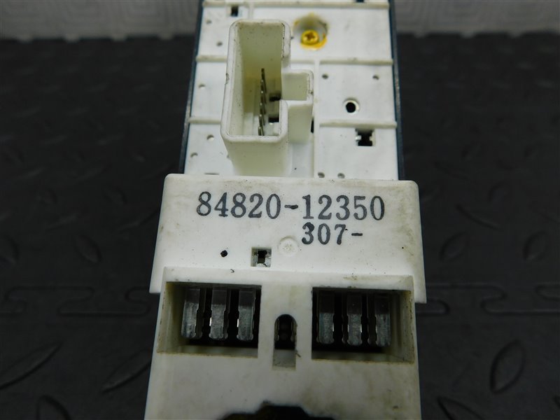 Блок упр. стеклоподьемниками TOYOTA передний правый (б/у) Блок упр. стеклоподьемниками TOYOTA передний правый (б/у)