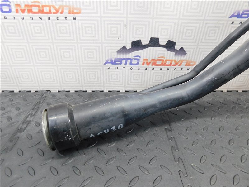 Горловина топливного бака TOYOTA CAMRY ACV30 (б/у) Горловина топливного бака TOYOTA CAMRY ACV30 (б/у)