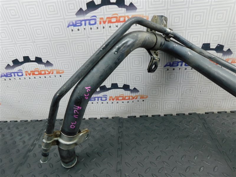 Горловина топливного бака TOYOTA CAMRY ACV30 (б/у) Горловина топливного бака TOYOTA CAMRY ACV30 (б/у)