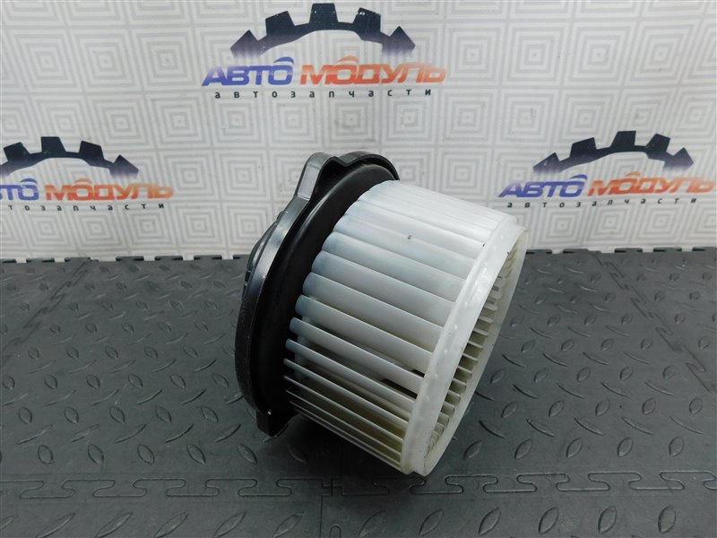 Мотор печки TOYOTA VITZ SCP10 (б/у) Мотор печки TOYOTA VITZ SCP10 (б/у)