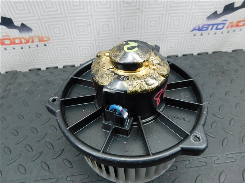 Мотор печки TOYOTA VITZ NCP10 (б/у) Мотор печки TOYOTA VITZ NCP10 (б/у)