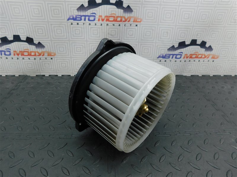 Мотор печки TOYOTA VITZ NCP10 (б/у) Мотор печки TOYOTA VITZ NCP10 (б/у)