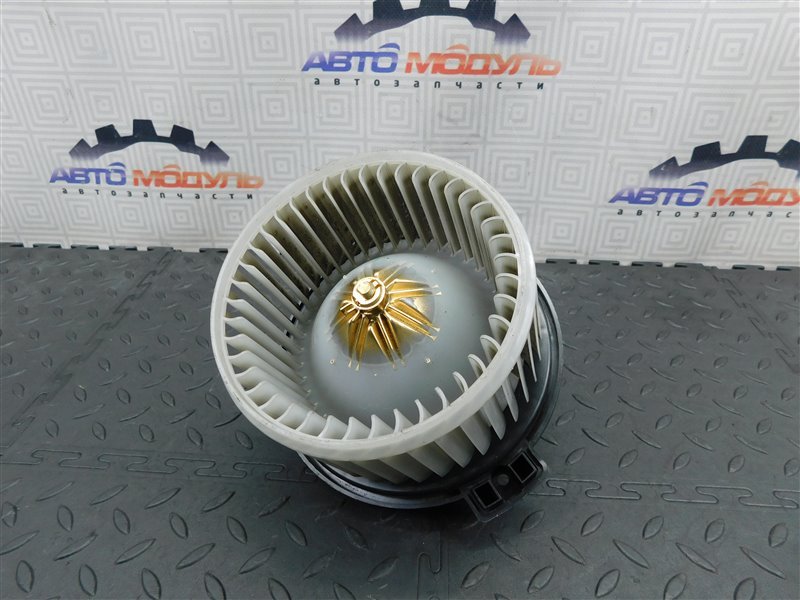 Мотор печки TOYOTA VITZ NCP10 (б/у) Мотор печки TOYOTA VITZ NCP10 (б/у)