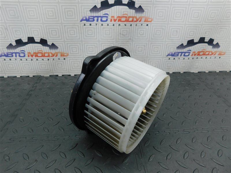 Мотор печки TOYOTA PLATZ NCP12 (б/у) Мотор печки TOYOTA PLATZ NCP12 (б/у)