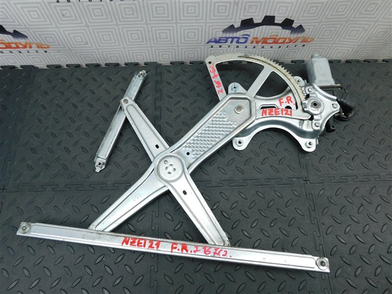 Стеклоподъемник TOYOTA COROLLA NZE121 передний правый (б/у)