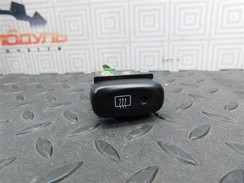 Кнопка обогрева заднего стекла SUZUKI ESCUDO TD52W-104053 J20A 1998 задняя (б/у)