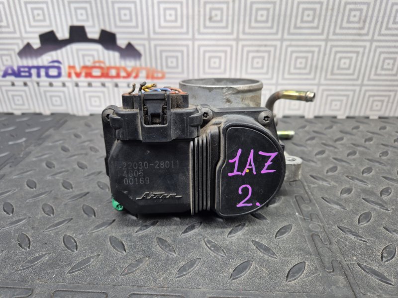 Дроссельная заслонка TOYOTA VOXY AZR60 1AZ-FSE (б/у)