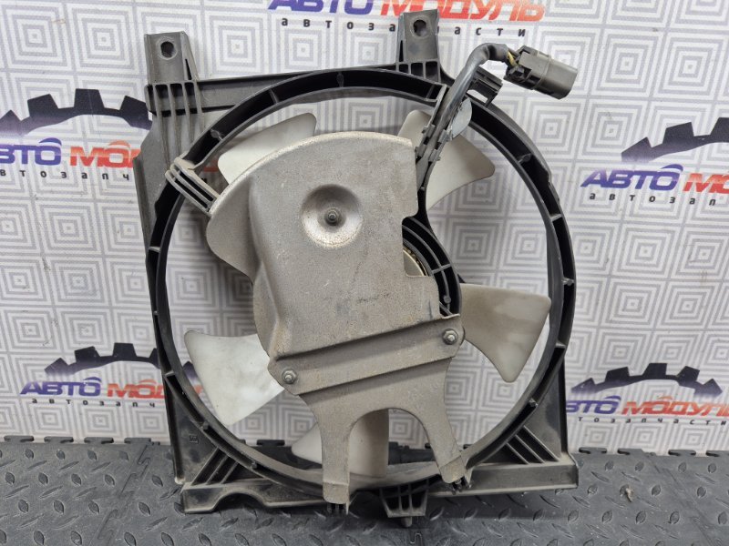 Диффузор радиатора NISSAN PRESEA PR11 SR18-DE правый (б/у)