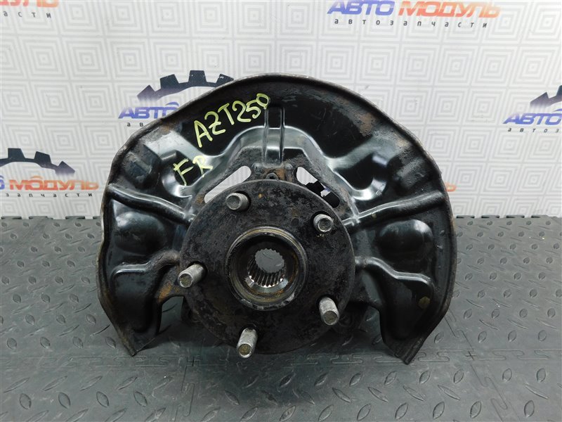 Ступица TOYOTA AVENSIS AZT250 передняя правая (б/у)