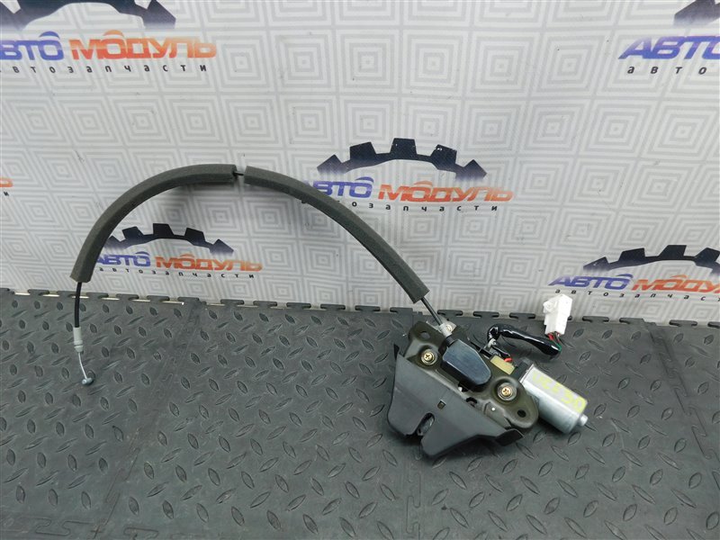 Замок крышки багажника TOYOTA CELSIOR UCF31-0044904 3UZ-FE 2003 задний (б/у)