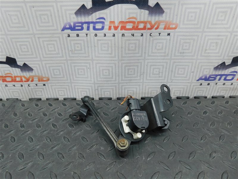 Датчик контроля высоты MITSUBISHI GRANDIS NA4W-0400630 4G69 2008 передний (б/у)