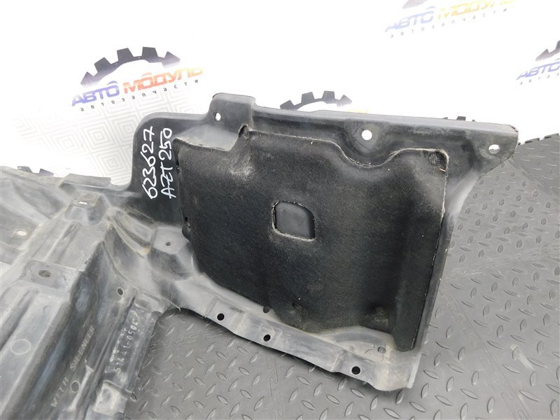 Защита двигателя TOYOTA AVENSIS AZT250 передняя правая (б/у)