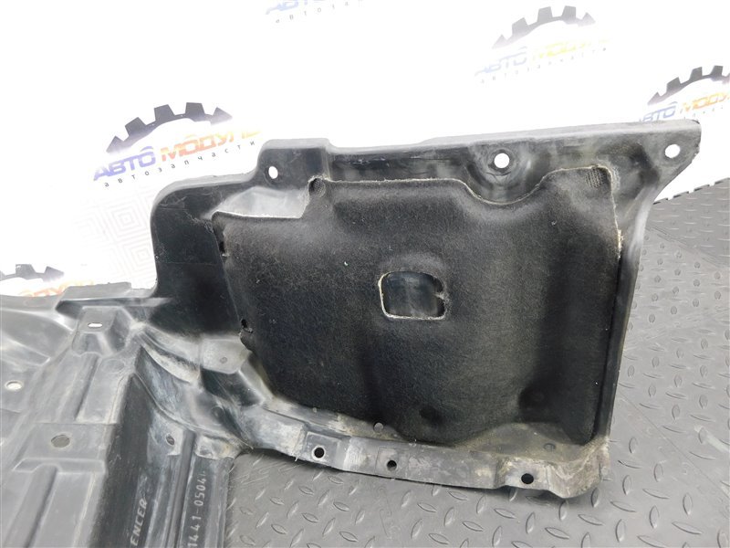 Защита двигателя TOYOTA AVENSIS AZT255 передняя правая (б/у)