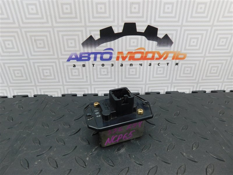 Реостат печки TOYOTA IST NCP65-0020494 1NZ-FE 2003 (б/у)